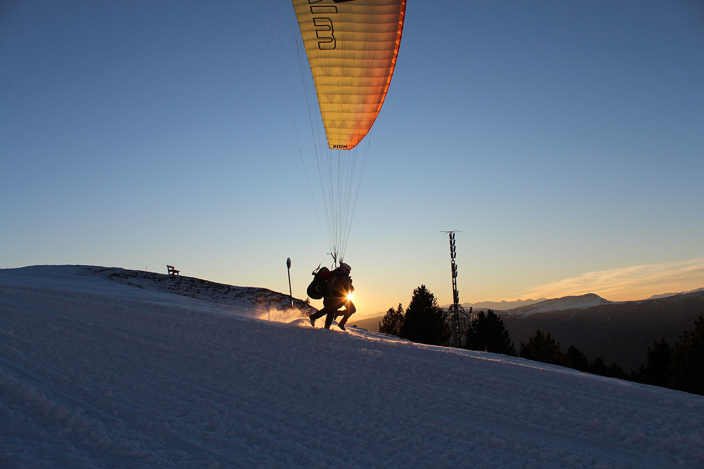 Paragliding Dolomiten Winterflug 02
